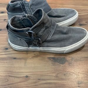 Blowfish shoes, size 7.5, grey